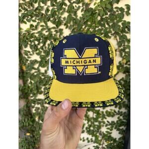 Vintage Pro Player Michigan Wolverines Snapback Hat